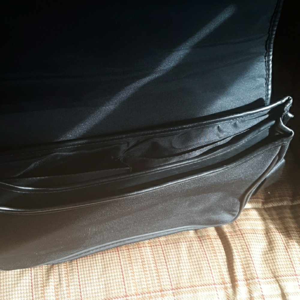 🌺BLACK Tote - Picture 2 of 5